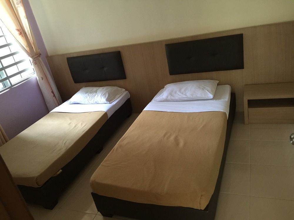 Cameron Pasar Malam @ Crown Imperial Court Homestay *