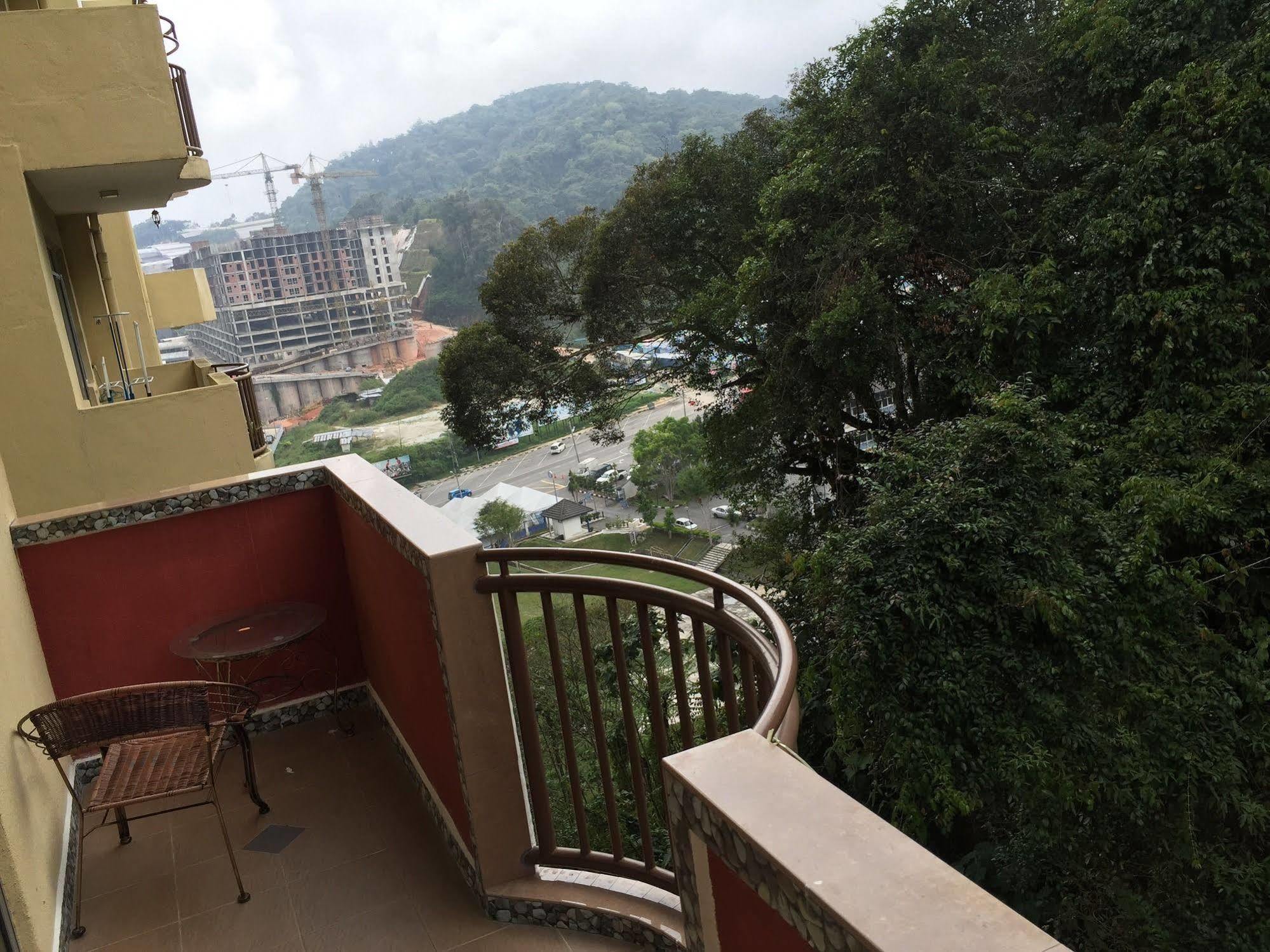 Homestay Cameron Pasar Malam @ Crown Imperial Court